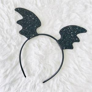 Serre-tête chauve-souris à paillettes pour femmes et filles, accessoires de fête d'Halloween, pinces à cheveux scintillantes avec ailes - Product Image 5