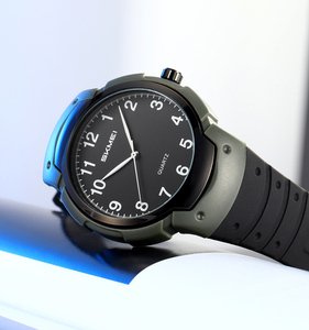 Reloj de Cuarzo SKMEI 2532 de Lujo, Deportivo y Elegante para Hombre, con Correa de TPU, Resistente al Agua 3BAR, Movimiento de Agujas, Caja de 42.7mm, Gancho - Product Image 5