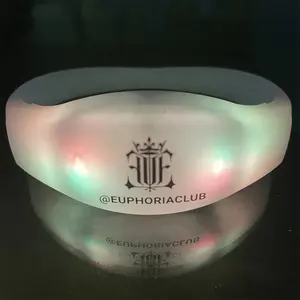 Werkseitige elektronische Komponenten Blinkendes funk gesteuertes Armband-LED-Armband