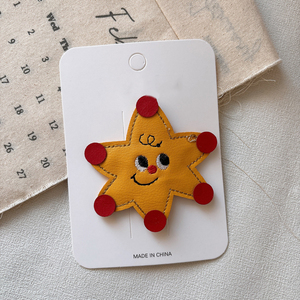 Pinza de Pelo de Aleación con Diseño de Conejo de Dibujos Animados Coreanos <span class=keywords><strong>MIO</strong></span>, Pinzas de Pelo de Cuero PU con Forma de Fruta y Fresa, Pinzas de Pelo Hechas a Mano para Niñas - Product Image 5