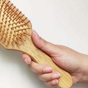 Cepillo de Pelo con Mango de Bambú Natural para Desenredar - Product Image 5