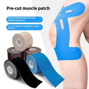 Patch <span class=keywords><strong>Kinesio</strong></span> spécifique aux athlètes <span class=keywords><strong>5cm</strong></span> de largeur 5m de longueur Bandage de sport en coton pour le levage de la poitrine Ruban de tension musculaire avec logo personnalisé - Product Image 1