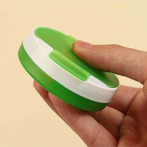 Boîte à médicaments portable givrée transparente à 4 compartiments, mini distributeur de pilules anti-poussière pour voyage, organisateur, idée cadeau originale - Product Image 2