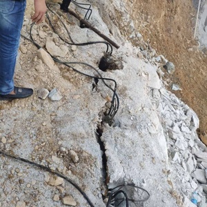 Varilla Hidráulica de Alta Presión <span class=keywords><strong>para</strong></span> Partir Rocas con Cilindro <span class=keywords><strong>para</strong></span> Proyectos de Demolición de Roca Dura sin Explosivos - Product Image 5