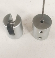 Kit de suspension pour tableaux en câble d'aluminium chromé satiné avec pince de fixation pour usage intérieur