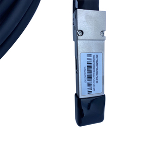 Cable de Conexión Directa Pasivo de Cobre QDD-8X-200G-PCUXX de 0.5m, 200G QSFP-DD a 8 x 25G SFP28 DAC - Product Image 1