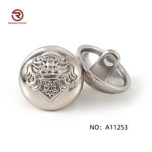 Botones redondos de metal con logotipo personalizado, aleación vintage ecológica sin níquel para abrigos, técnicas de chapado del fabricante - Product Image 5