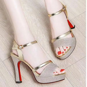 รองเท้าแตะผู้หญิง 2024 ฤดูร้อนใหม่ ส้นสูงแบบเรียบหรู ใส่ได้ทุกโอกาส ไม่เมื่อยเท้า กันน้ำ พื้นหนา แฟชั่น รองเท้าส้นสูง - Product Image 2