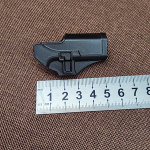 Llavero con Pistola en Miniatura, Funda Protectora de ABS, Llavero con Funda para Modelo de Aleación a Escala 1:3 - Product Image 3