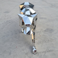 Sculpture de panthère géométrique YOUFINE en acier inoxydable poli miroir, statue de léopard moderne en métal facetté pour place publique extérieure
