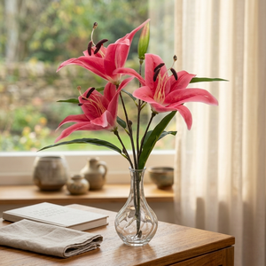 Tiges <span class=keywords><strong>de</strong></span> lys roses artificielles réalistes en verre décoratif élégant, fleurs en pot artificielles pour <span class=keywords><strong>centre</strong></span> <span class=keywords><strong>de</strong></span> <span class=keywords><strong>table</strong></span> moderne - Product Image 1