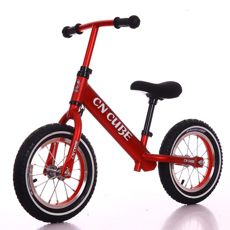 Pneu pneumatique rouge