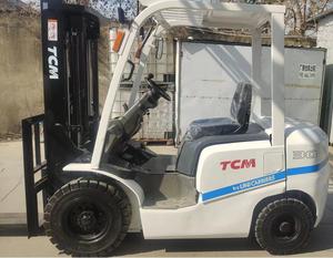 Envío Gratis, Montacargas Diésel TCM FD30 Usado de 3 Toneladas con Desplazador Lateral Hidráulico y Mástil de Dos Etapas - Buen Estado en Venta - Product Image 6