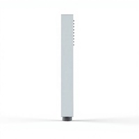 Douche carrée minimaliste industrielle en chrome avec conception d'économie d'eau et jet doux pour salles de bain d'appartements