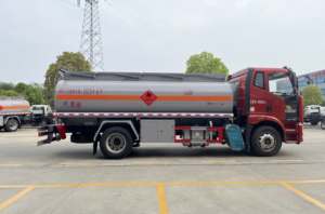 Camión Cisterna Jiefang J6 4x2 - Tanque de 12.6 CBM y Dispensador de Alto Flujo para Obras de Construcción - Product Image 2