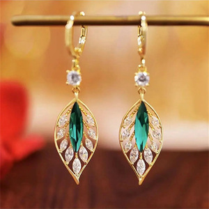 Orecchini Pendenti a Foglia Marquise per Donne, Gioielli Eleganti e Delicati di Tendenza - Product Image 4