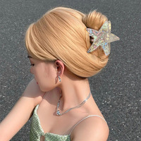 Pince à cheveux étoile de mer irisée en strass, esthétique marine, style coréen, détails scintillants, article tendance de l'été, nouvelle collection