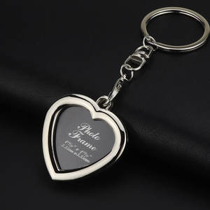 Llavero con Mini Marco de Fotos, Decoraciones de Lujo, Parche de Doble Cara, Forma de Corazón, Aleación Metálica, Llavero Funcional de Moda - Product Image 2