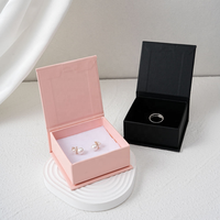 Boîte d'emballage pour bijoux rose, nouvelle boîte à rabat magnétique de style livre, couleur et logo personnalisés, boîte à bijoux en carton