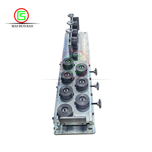 Metaaldraad Aanpassing Aanpasbaar 100Mm Buitendiameter Metalen Stijltang Platte Balk Rechttrekken Gereedschap Met 7 + 7 Rollen - Product Image 3