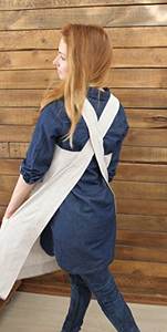 ผ้ากันเปื้อนสไตล์ญี่ปุ่นแบบไขว้ ไม่ต้องผูก  สีธรรมชาติ  พร้อมกระเป๋าสองข้าง - Product Image 4