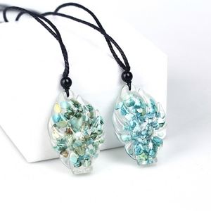 Collier perlé en époxy cristal avec pendentif renard à neuf queues blanc, collier ras du cou pour pull - Product Image 1
