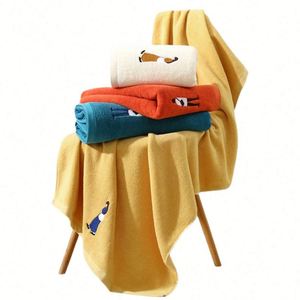 Ensemble de serviettes de bain et de visage de luxe personnalisées avec logo, en coton doux et absorbant, avec broderie - Product Image 1