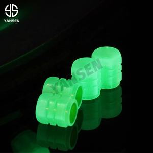 Offre Spéciale bouchons de <span class=keywords><strong>valve</strong></span> de voiture style lumineux <span class=keywords><strong>bouchon</strong></span> de <span class=keywords><strong>Valve</strong></span> de <span class=keywords><strong>pneu</strong></span> de voiture capuchon de tige pour bmw Audi <span class=keywords><strong>mercedes</strong></span> VW Honda accessoires - Product Image 5