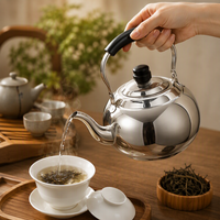 Bouilloire sifflante épaissie en acier inoxydable avec infuseur et design ajouré, compatible induction, pour la maison et l'extérieur, pour thé et café