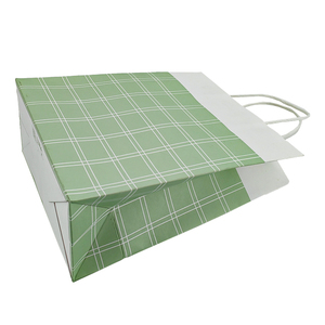 Bolsa de Papel Kraft Blanca con Cuadros Azules para Regalo, con Asa, en Stock, para Compras y Llevar Comida - Product Image 5