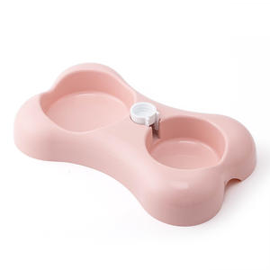 Comedouro Duplo para Animais de Estimação com Dispensador de Água, Tigela Plástica em Forma de Osso Antiderrapante para Cães e Gatos - Product Image 4