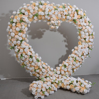 Nouvelle fleur artificielle populaire en forme de cœur de rose pour la décoration d'arche de mariage, l'arrangement floral et les décorations d'événements