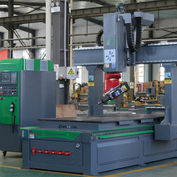 Routeur CNC industriel 5 axes avec commande Syntec, moteur haute précision, changeur d'outils automatique pour le travail du bois et la fabrication métallique