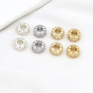 Cuentas espaciadoras de diamantes de imitación con forma de flor, chapadas en oro de 18k y plata sobre cobre, para pulseras, collares y accesorios de joyería DIY. - Product Image 3