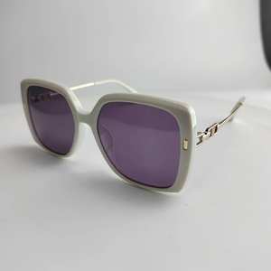 Lunettes de soleil carrées pour femmes Dl-D7509, monture noire, verres TAC, protection UV400, lunettes de soleil tendance pour usage extérieur - Product Image 3