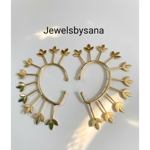 Manchette d'oreille plaquée or faite à la main avec motif feuille pour femme - Manchette d'oreille en laiton style statement |   Bijoux de mode bohème - Product Image 4