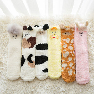 Chaussettes d'hiver épaisses et douillettes pour femmes et filles, motif animalier amusant, en peluche, pour usage quotidien, avec logo sur le bord. - Product Image 2