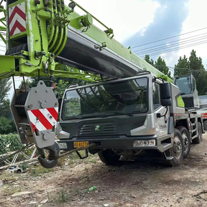 Nouvelle grue sur camion Zoomlion ZTC700A562-3 70T, levage stable pour projets de construction - Product Image 1