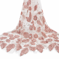 Tissu de dentelle perlée 3D de luxe écologique 2026 avec cordon floral, broderie de sequins scintillants pour mariage, personnalisable OEM, échantillon gratuit