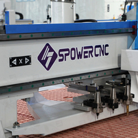 Machine CNC 3 axes avec changement d'outil automatique, fraiseuse CNC à changement d'outil automatique pour la fabrication de panneaux signalétiques
