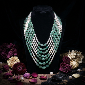 Collar de Perlas y Esmeraldas Naturales - Product Image 1