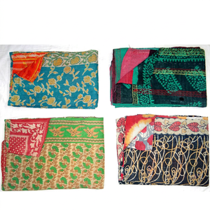 couverture en kantha ancienne faite à la main - Product Image 1