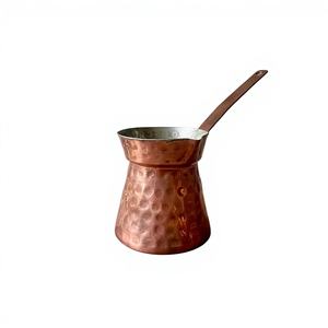 Cafetière en cuivre de luxe artisanale, mettant en valeur un savoir-faire métallique, un design écologique et des traditions culturelles du café intemporelles - Product Image 1