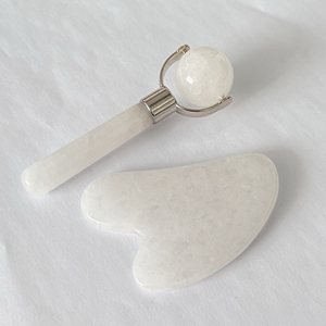 Rouleau facial en jade blanc pour massage du visage et réduction des rides - Product Image 1