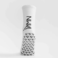 Meilleures ventes Conception personnalisée Silicone PVC Grip Chaussettes Hommes Femmes Anti-dérapant Crew Football Chaussettes Grip Sports Chaussettes en caoutchouc
