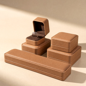 Coffret à bijoux Zebopak marron caramel avec collier, pendentif et bague – Collection cadeau de Noël et de fêtes – Vente en gros - Product Image 3