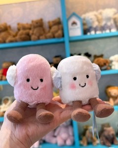 Divertidos y Cálidos Orejeras de Peluche Rosa y Blanco con Relleno de Algodón PP, Novedad de Navidad 2025, Muñeco de Peluche - Product Image 6