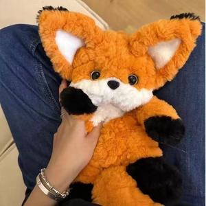 Un zorro de peluche para la compañía del sueño. Este lindo pequeño zorro con una cola larga es perfecto para un compañero de sueño - Product Image 4