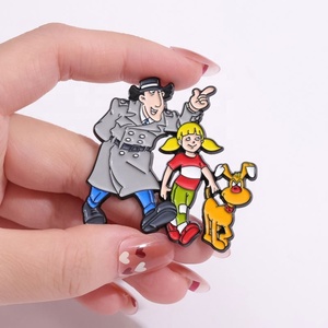 Broches de Personajes de Dibujos Animados Personalizados, <span class=keywords><strong>Papá</strong></span> e Hija Caminando Juntos con el Perro, Pines de Esmalte, Pines de Solapa, Regalo Divertido para Amigos - Product Image 4