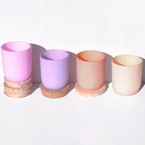 行业中国批发情人节独家蜡烛罐250毫升300毫升380毫升彩色陶瓷蜡烛罐带竹盖现货